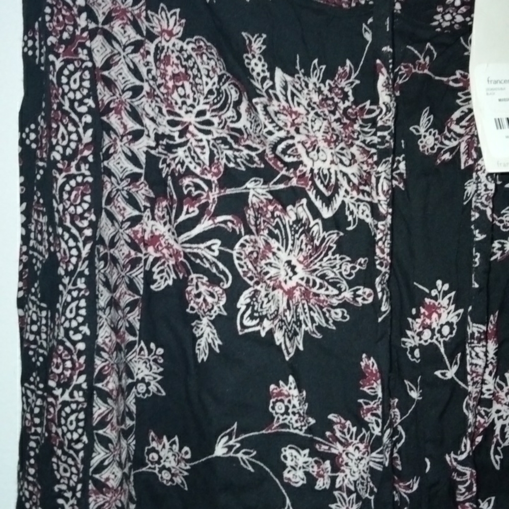 Francesca's pants - Picture 3 of 3